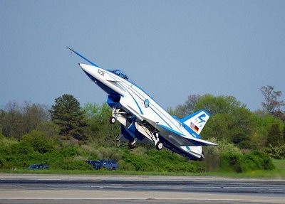 Máy bay nghiệm chứng X-31 Mỹ sử dụng công nghệ đẩy véc-tơ